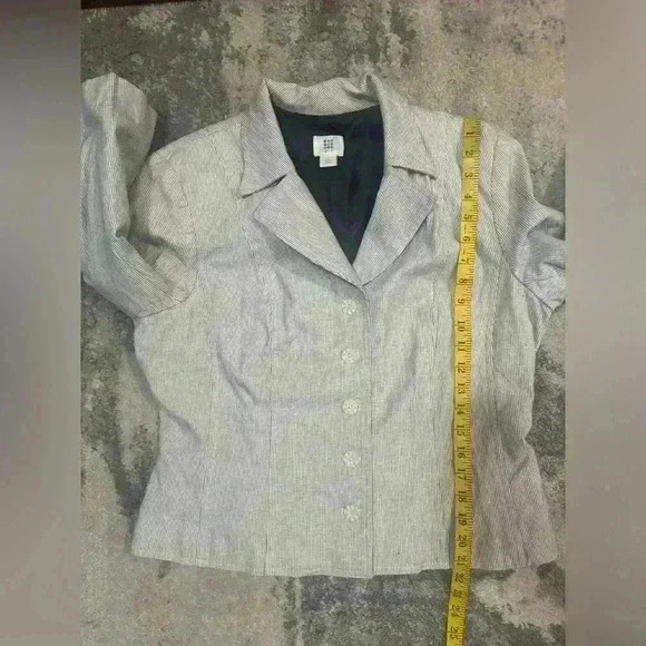 Women’s Striped White Apt. 9 Blazer - Picture 6 of 6